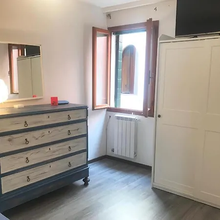 La Loge De La Biennale